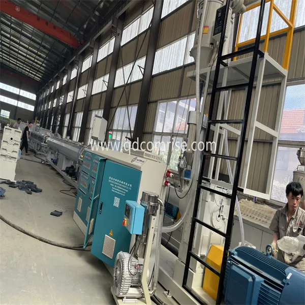Plastic pipe extruder machina